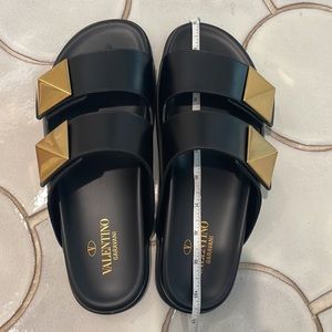Valentino Roman Stud Dual Strap Leather Slide Sandal Men’s US 7.5,  Women US 10